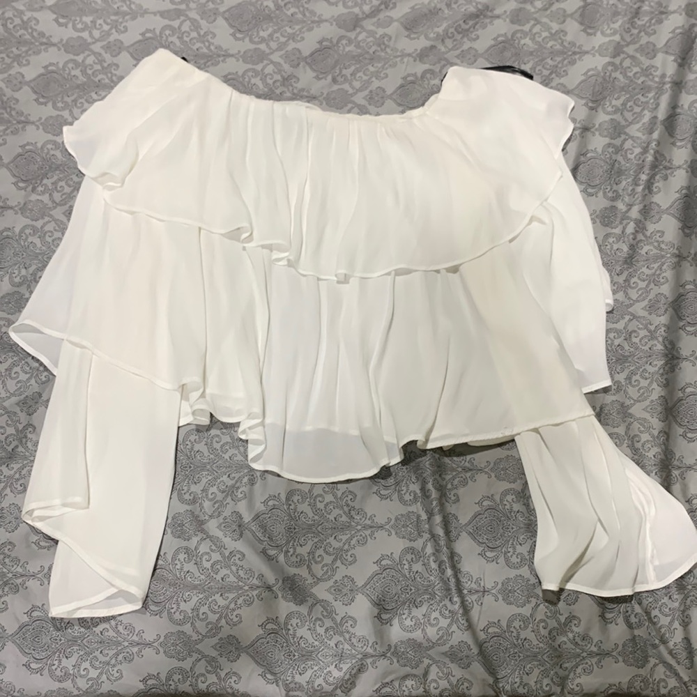 Forever 21 Off Shoulder White Top. Size S.